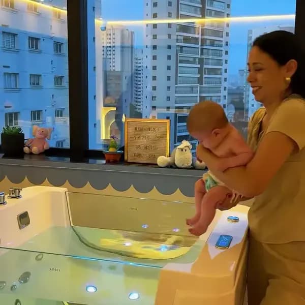 Bebê de três meses no protocolo pós-vacina
